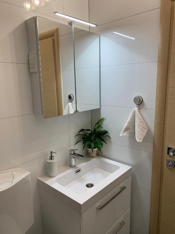 Mm Split Apartment - 5 Min By Car To The Beach & City Center - Free Public Parking Exterior foto