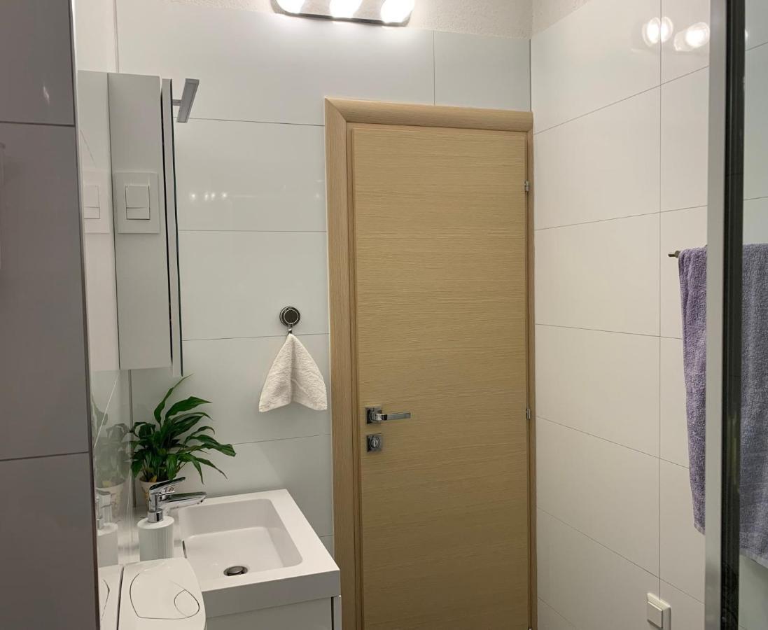 Mm Split Apartment - 5 Min By Car To The Beach & City Center - Free Public Parking Exterior foto