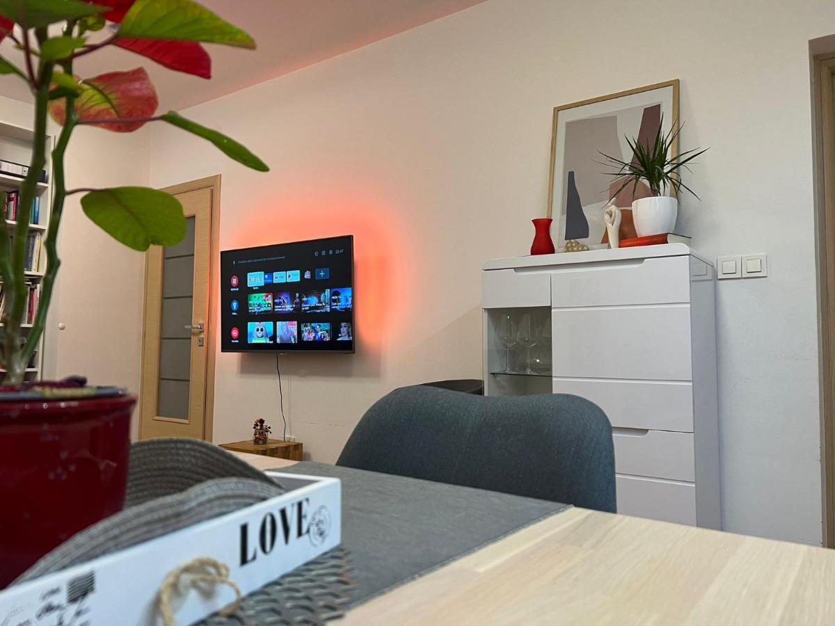 Mm Split Apartment - 5 Min By Car To The Beach & City Center - Free Public Parking Exterior foto
